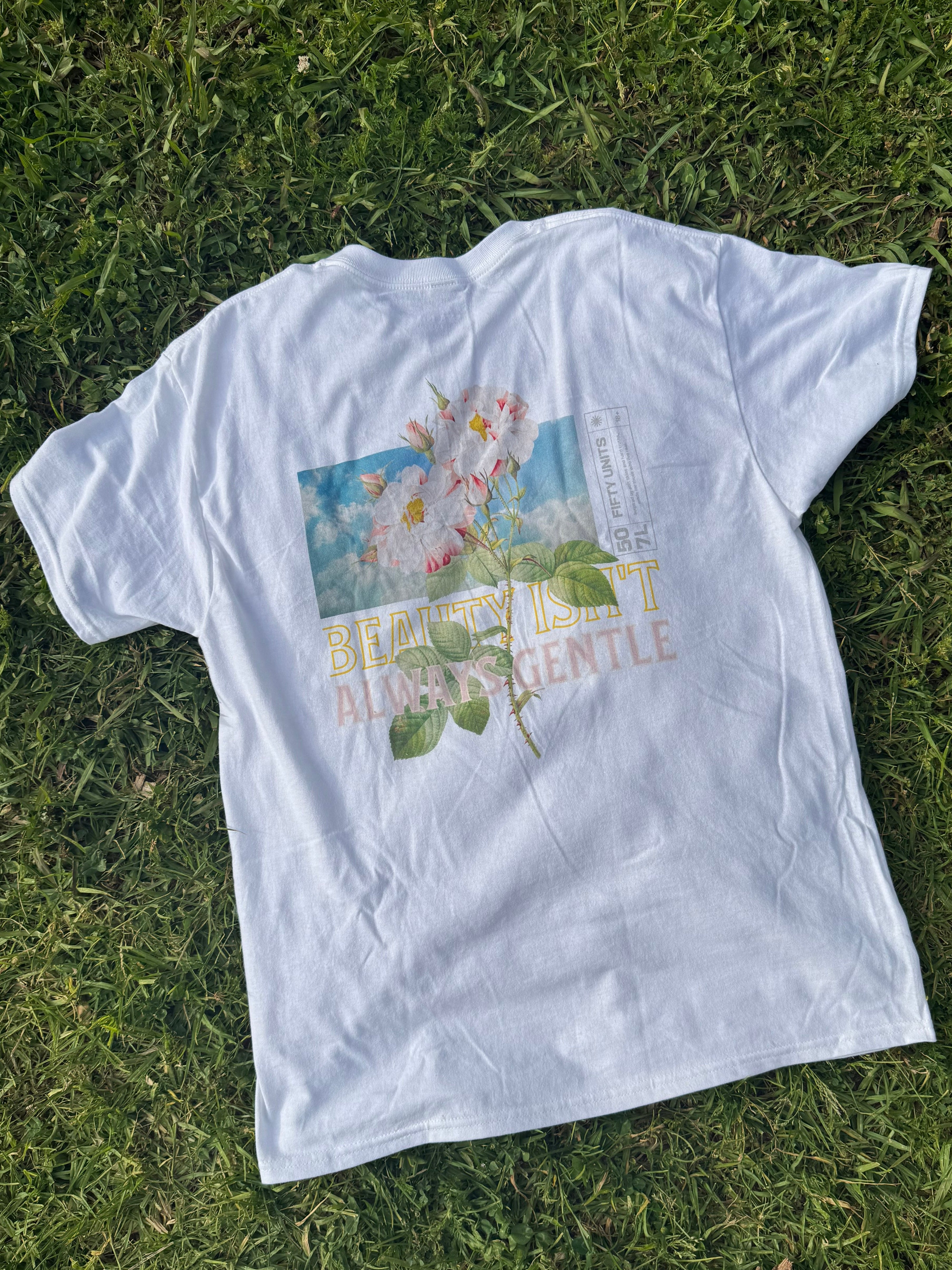 Camiseta Beauty Isn't Always Gentle Regular Fit Unisex | FIFTY UNITS