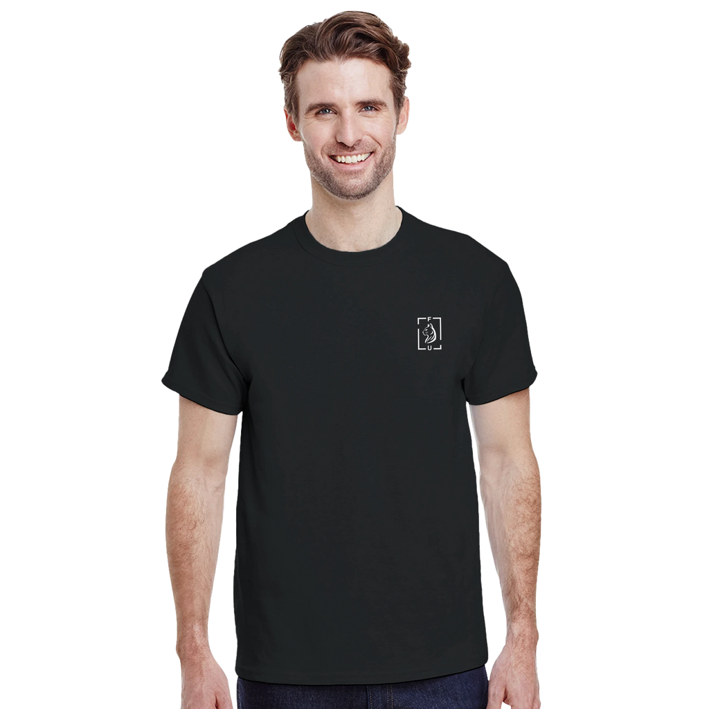 look hombre streetwear con camiseta FU - black