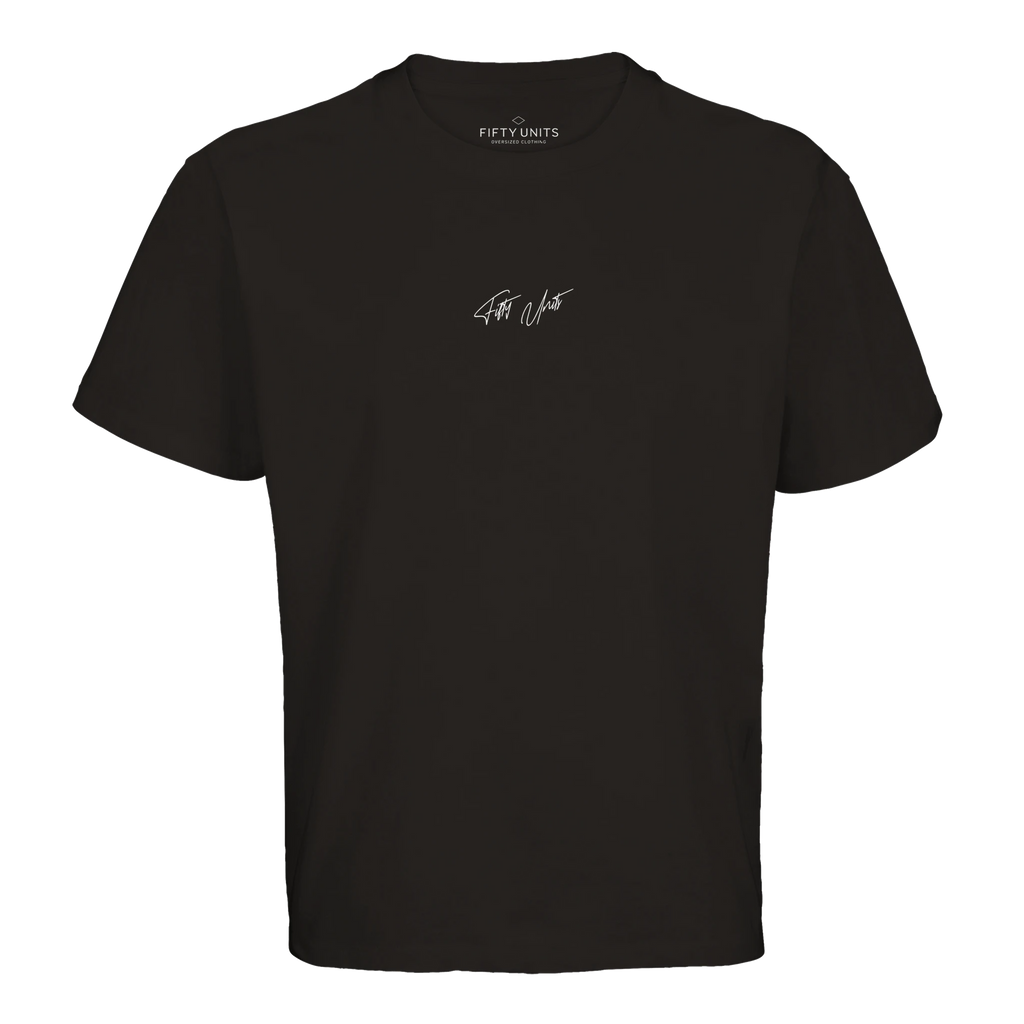 detalle logo 'Fifty Units' camiseta oversize