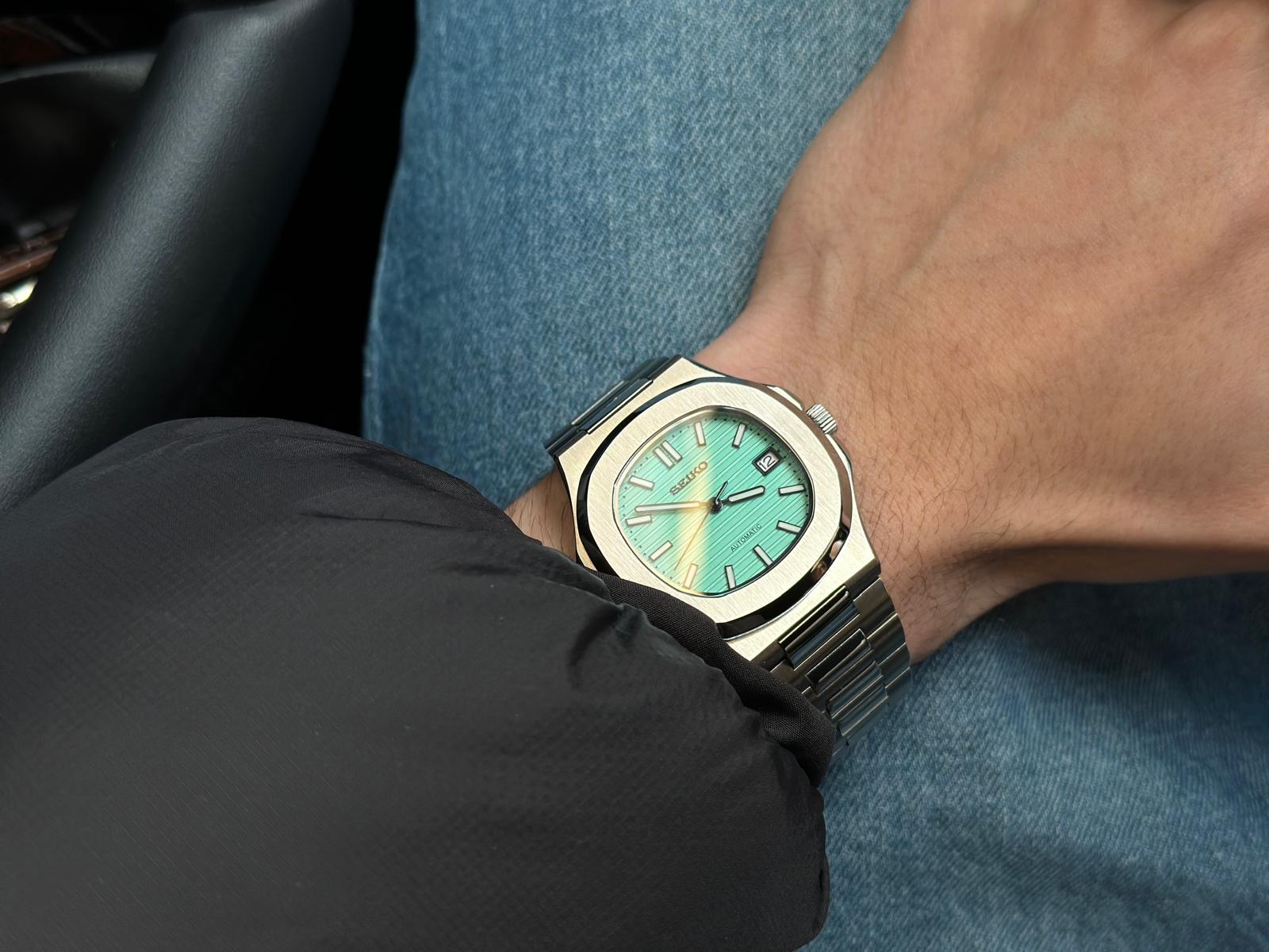 SM Nautilus | Tiffany Blue