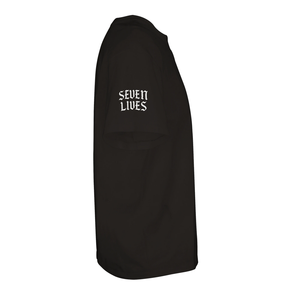 detalle logo bordado 'SEVEN LIVES' camiseta oversize
