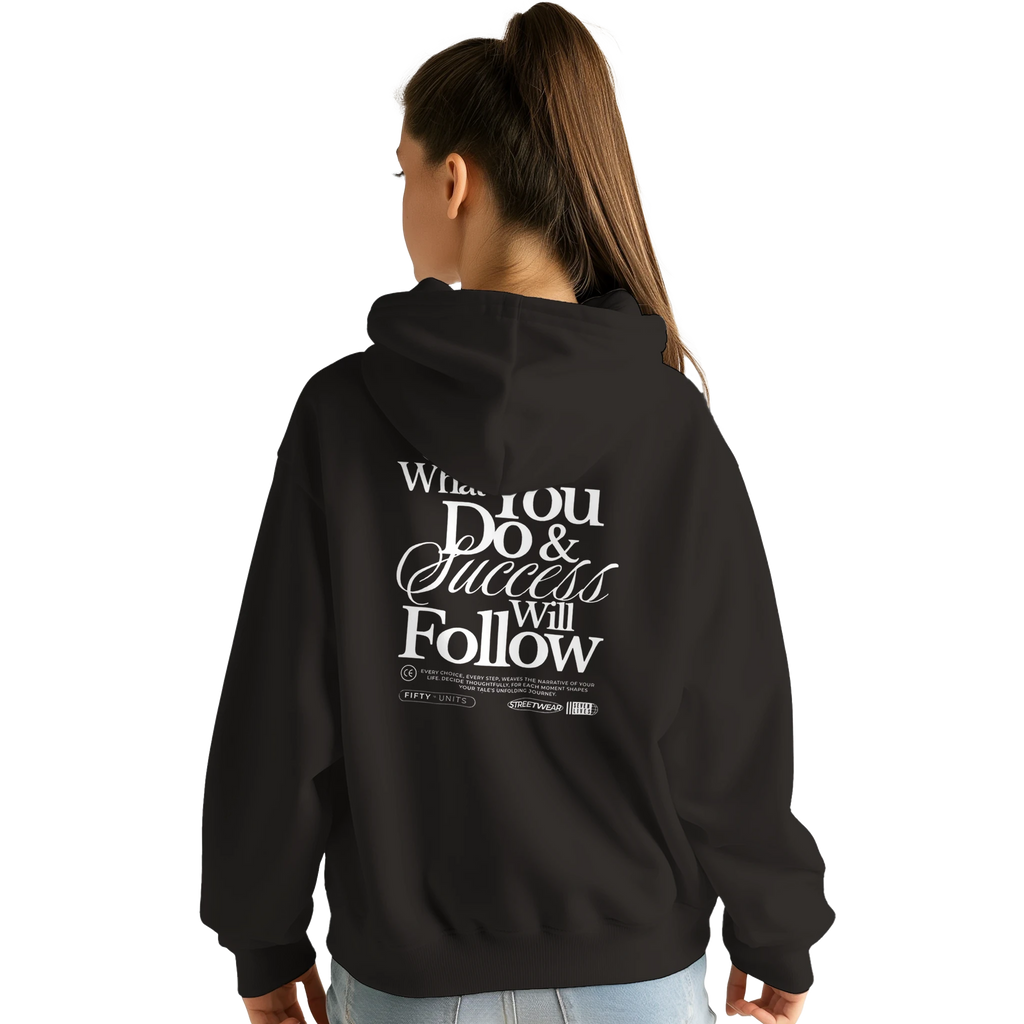 detalle logo fu hoodie fifty units - Chica