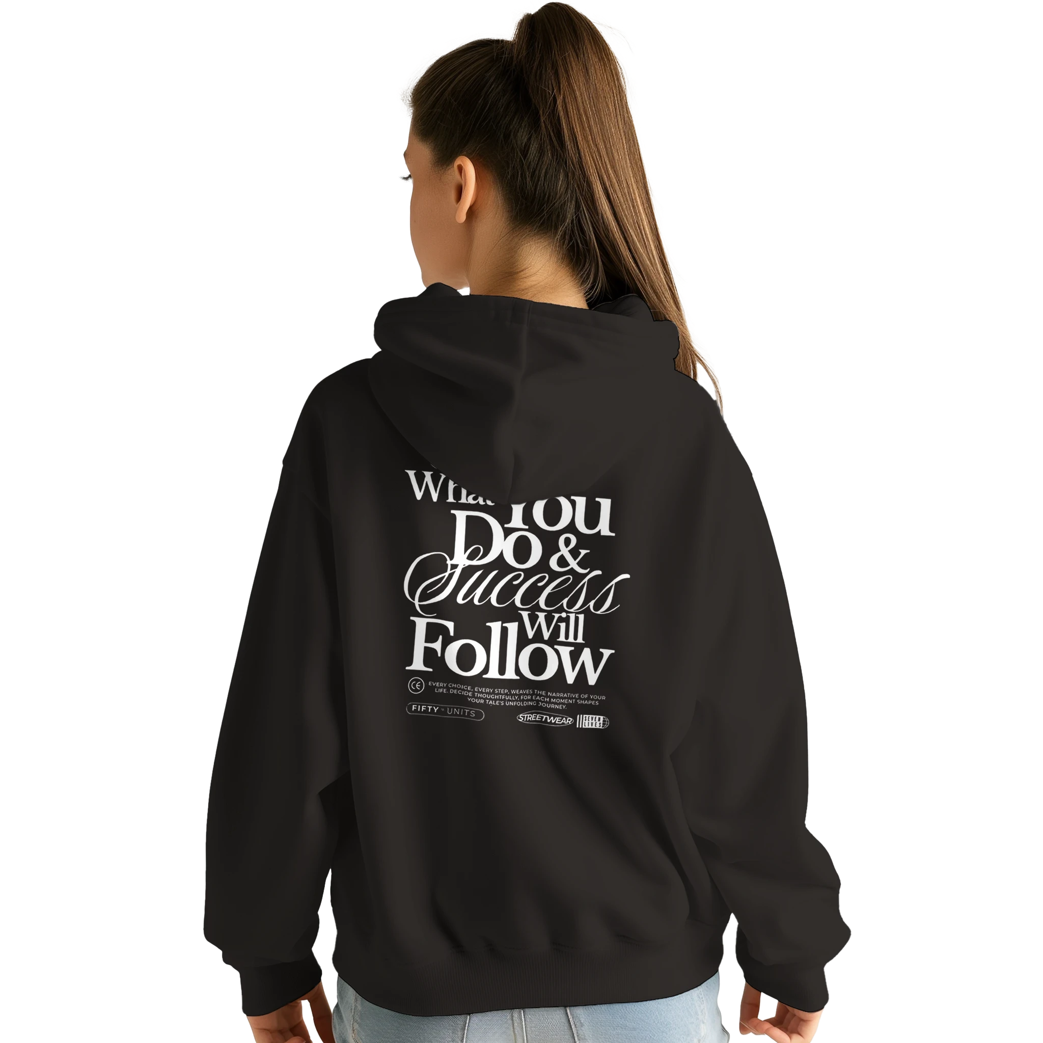 detalle logo fu hoodie fifty units - Chica